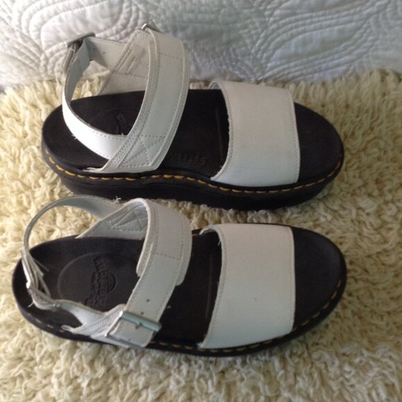 Doc Marten's Voss Quad "8" Platform Soft Wair Sandals, Chic, Trending, Quiet Lux - Picture 2 of 4